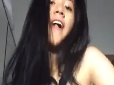 Gadis ABG Cantik Joget Naked Di Depan Kamera